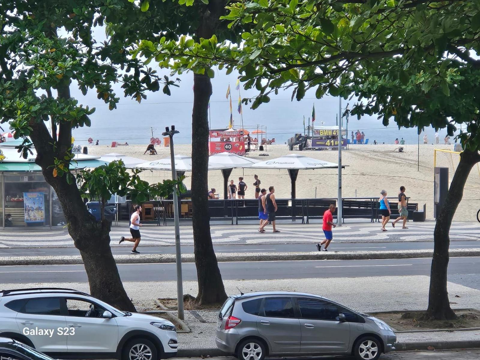 ריו דה ז'ניירו Leme De Frente Para O Mar Na Quadra Gourmet Da Atlantica מראה חיצוני תמונה